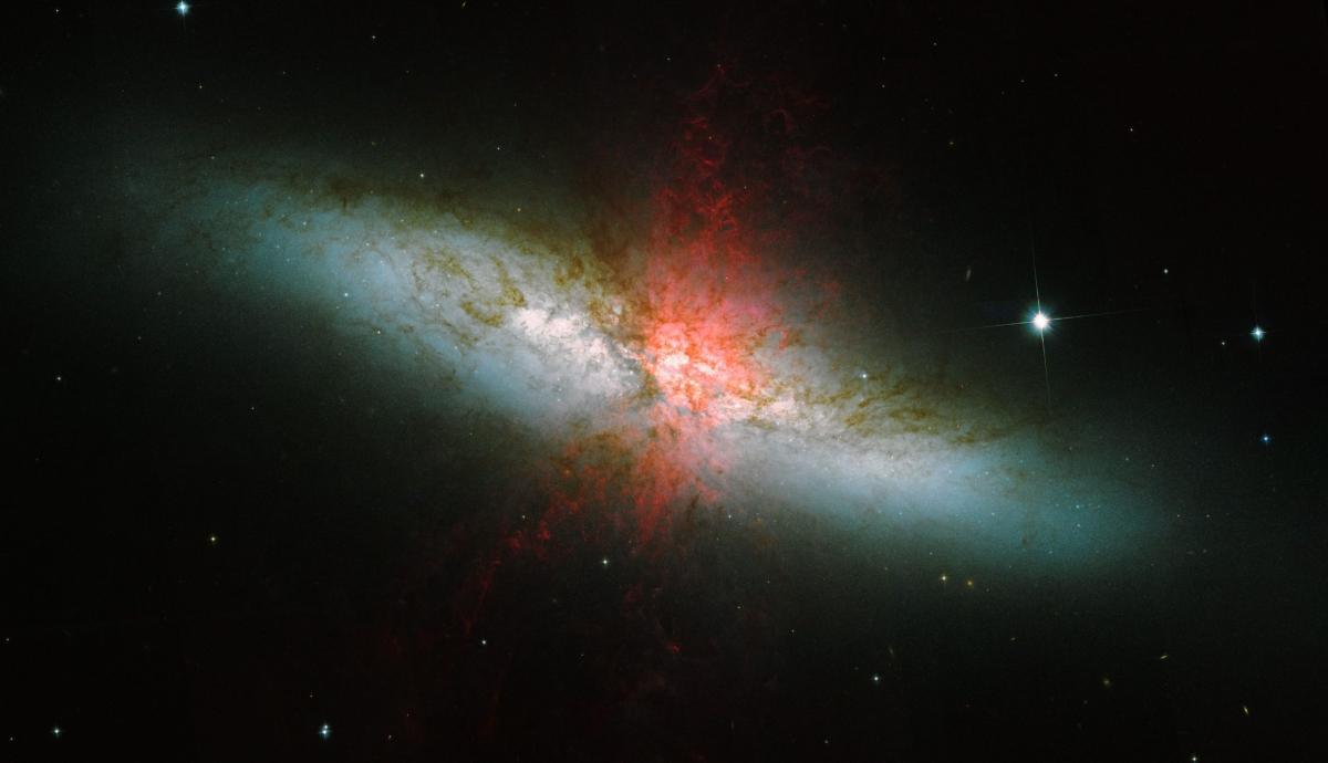 HST M82