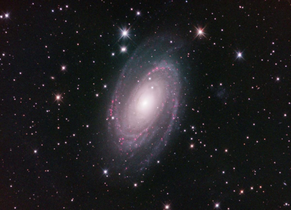 M81_5mar2021_7h38m_RGB_1100mmF6_DC_BN_DBE_DECONV_mMLT_Ha-enhanced_HIST_CT_LHE_TGV_colormaskCT-web