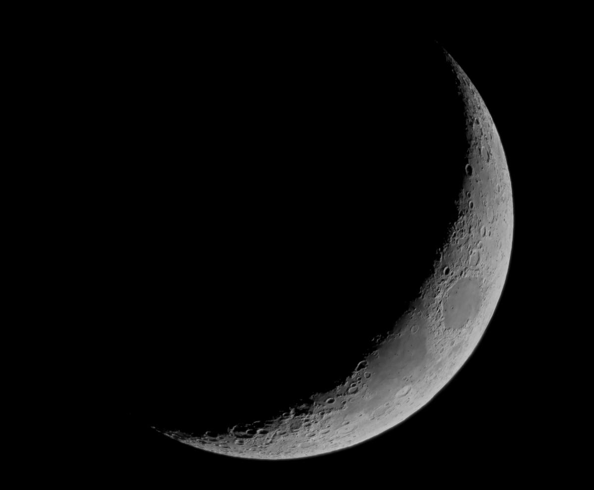 Maan4dagen_19apr2018_nofilter_250s_04_g4_ap76_L_DC_unsharp_LHE_CT_HIST_rangemaskHIST