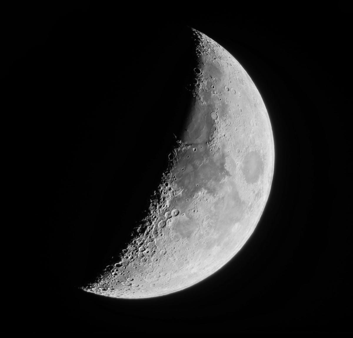 Maan6dagen_21apr2018_nofilter_iso100_160s_04_g3_ap118_L_DC_grey_unsharp_LHE_HIST