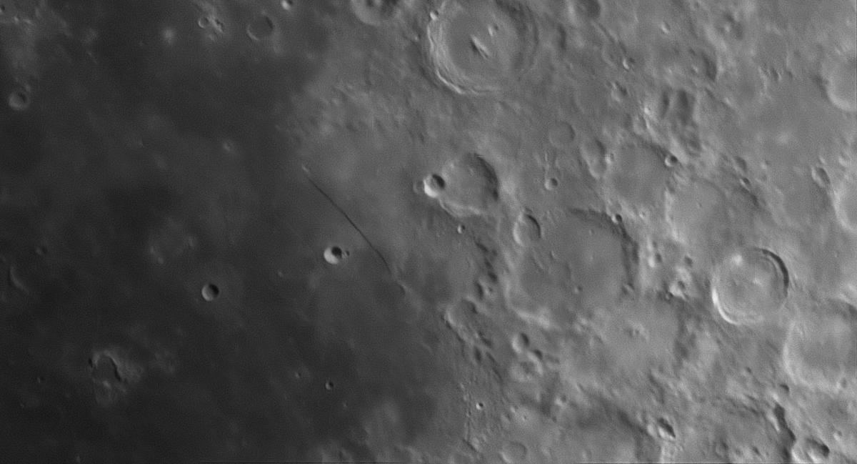 Moon9days_2021_05_21_2049_8_Rupesrecta_275cm_F15_pipp_g4_ap40_L_DC_CT_unsharp_LHE (1)